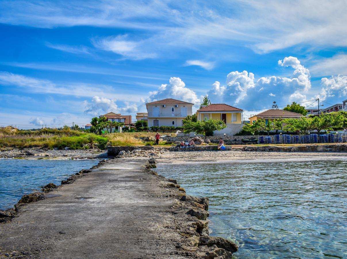 Pelagion II Sea Coral - Beachfront Holiday Home Kypseli Esterno foto